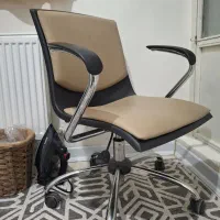 صندلی چرخدار جک دار