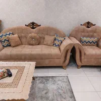 مبل با میز ناهار خوری۶ نفره وجلو مبلی وعسلی