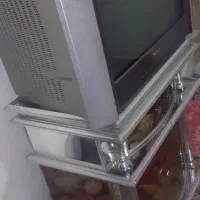 تلویزیون سونی با میز تلویزیون آینه ای|تلویزیون و پروژکتور|آذرشهر, |دیوار