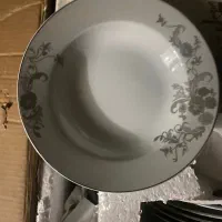 ظرف چینی سالم وتمیز