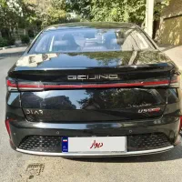بیجینگ U5 پلاس مدل ۱۴۰۴ موجود در پارکینگ منزل