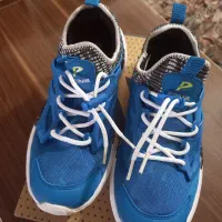 کفش اسپرت آبی