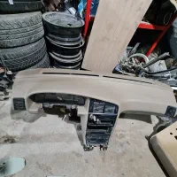 داشبرد سالم کرم فابریک و مقداری وسیله