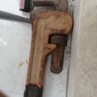 آچار شلاقی فکر کنم آمریکایی یا فرانسه یک متر هستش