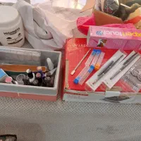 لوازم گریم و میکاپ وشینیون و ناخن کاملا نو|آرایشی، بهداشتی، درمانی|مشکیندشت, |دیوار