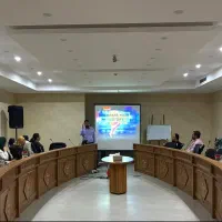 دورهمی کتاب و گفتگو