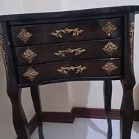 میز تلفن چوبی تمیز