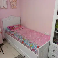 تخت خواب و کمد