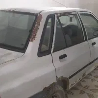 ماشین پراید نقره ای