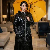 کمک داوطلبانه در فروش لباس زنانه