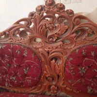مبل استیل ۷ نفره چوبی منبت‌کاری با میز کنارش ۳تا