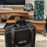 xbox series x (دو دسته، کیف، استند شارژی)