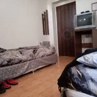 خانه ندارم. دنبال هم خانه هستم