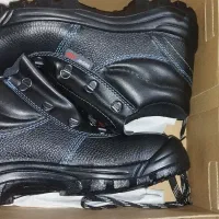 کفش ایمنی|کیف، کفش، کمربند|قائن, |دیوار