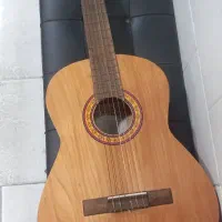 گیتار خوش صدا و بدون استفاده