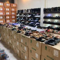 فروشنده برای کفش فروشی