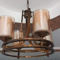 لوستر تازه و تمیز|لوستر و چراغ آویز|تولم شهر, |دیوار