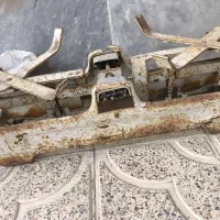 ترازو قدیمی همراه با وزنه