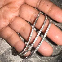 دستبند کشی دور نگین