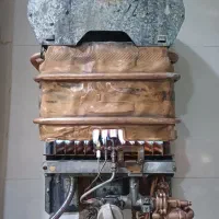 آبگرمکن بوتان دیواری کار کرده تازه سرویس شده
