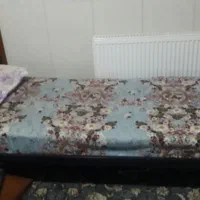 یک عدد تخت یک نفره اهنی با تشک کارکرده|تخت و سرویس خواب|بوئین زهرا, |دیوار