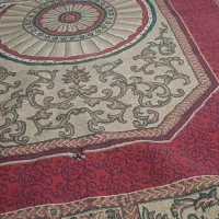 یک قالی فروشی ماشینی