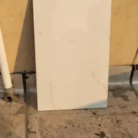 ۱ قطعه سنگ سفید رنگ