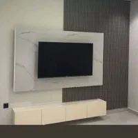 نصب کاغذدیواری پوستر لمینت کفپوش اجرای تی وی وال