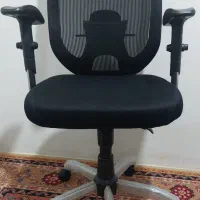 صندلی پشت توری