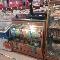 ۲ عدد ویترین و یک عدد میز ترازو قنادی|فروشگاه و مغازه|رشت, گیل|دیوار
