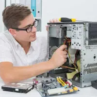 خدمات کامپیوتر در محل/شبکه/نرم افزار/سخت افزار