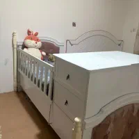 تخت نوزاد در حد نو دو ساله خریداری شده
