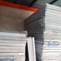 قفسه‌سوپرمارکتی/پایه دیوار و ایستایی