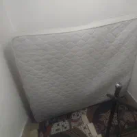 تشک تخت،طولش ۱۹۵ عرضش ۱۷۵  قطرش ۲۰سانت،درحدنو