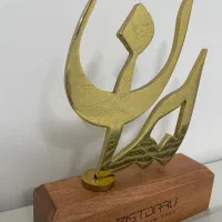 تندیس طلایی ایران|مجسمه، تندیس، ماکت|اصفهان, کوی امیریه|دیوار