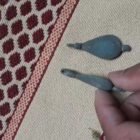 انگشتروزنگوله دوعددگردنی سلجوقی|کلکسیون اشیاء عتیقه|گنبد کاووس, |دیوار