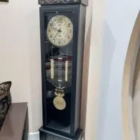 ساعت ایستاده و تابلو