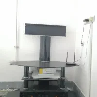 میزتلویزیون شیشه ای