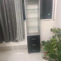دکور شیشه ای سه طبقه ای چراغدار