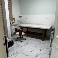 یک اتاق در یک کلینیک درمانی مجهز|اجارهٔ دفتر کار، اتاق اداری، مطب|تبریز, |دیوار