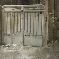 درب ورودی خانه سنگین