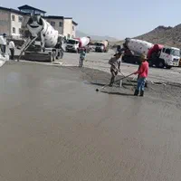 بتن ریزی کف با ماله پروانه ای و دوربین شیب بندی