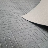 موکت سوخته و پاره شما را برمیدارم