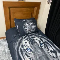 تخت یک‌نفره با جک قوی و بدنه چوبی ضخیم