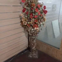 گلدان دست ساخت با  گل‌های مصنوعی ایتالیایی|مبلمان اداری|تهران, نارمک|دیوار