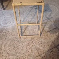 چهارپایه قدیمی سالم