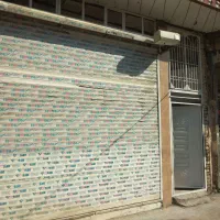 خانه ومغازه، دو معبر حاشیه چمن