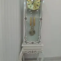ساعت ایستاده و بوفه