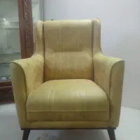 یک عدد مبل تکنفره نو و سالم