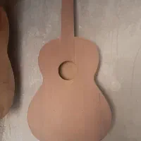 گیتار خام با کیفیت